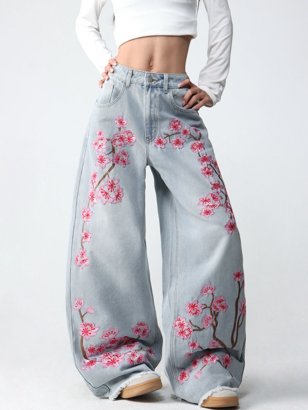 Women’s Mid-Waist Embroidered Wide-Leg Jeans