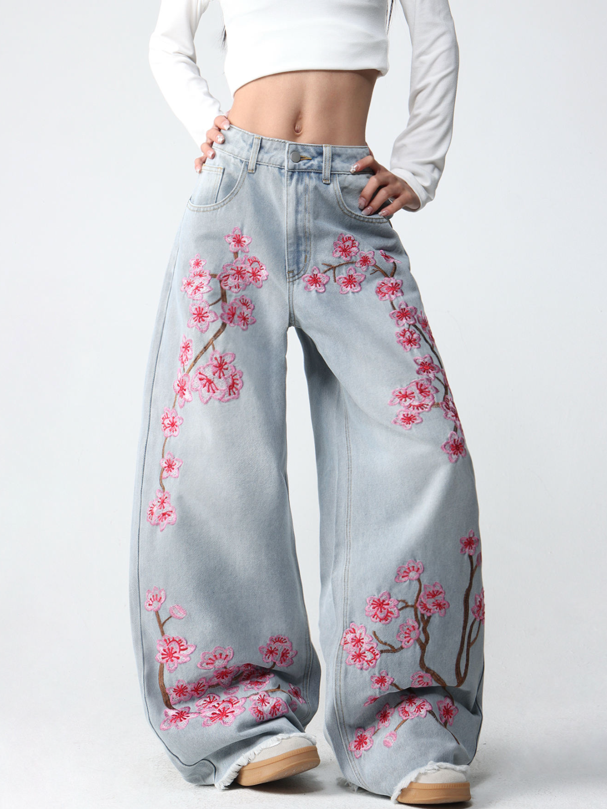 Women’s Mid-Waist Embroidered Wide-Leg Jeans