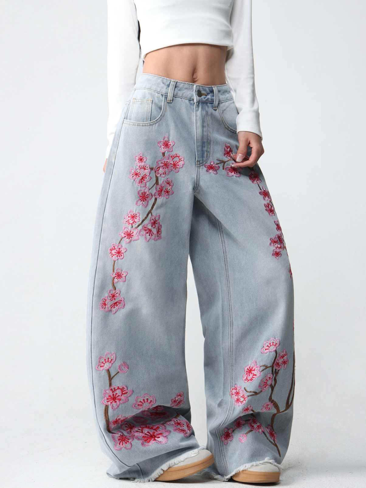 Women’s Mid-Waist Embroidered Wide-Leg Jeans