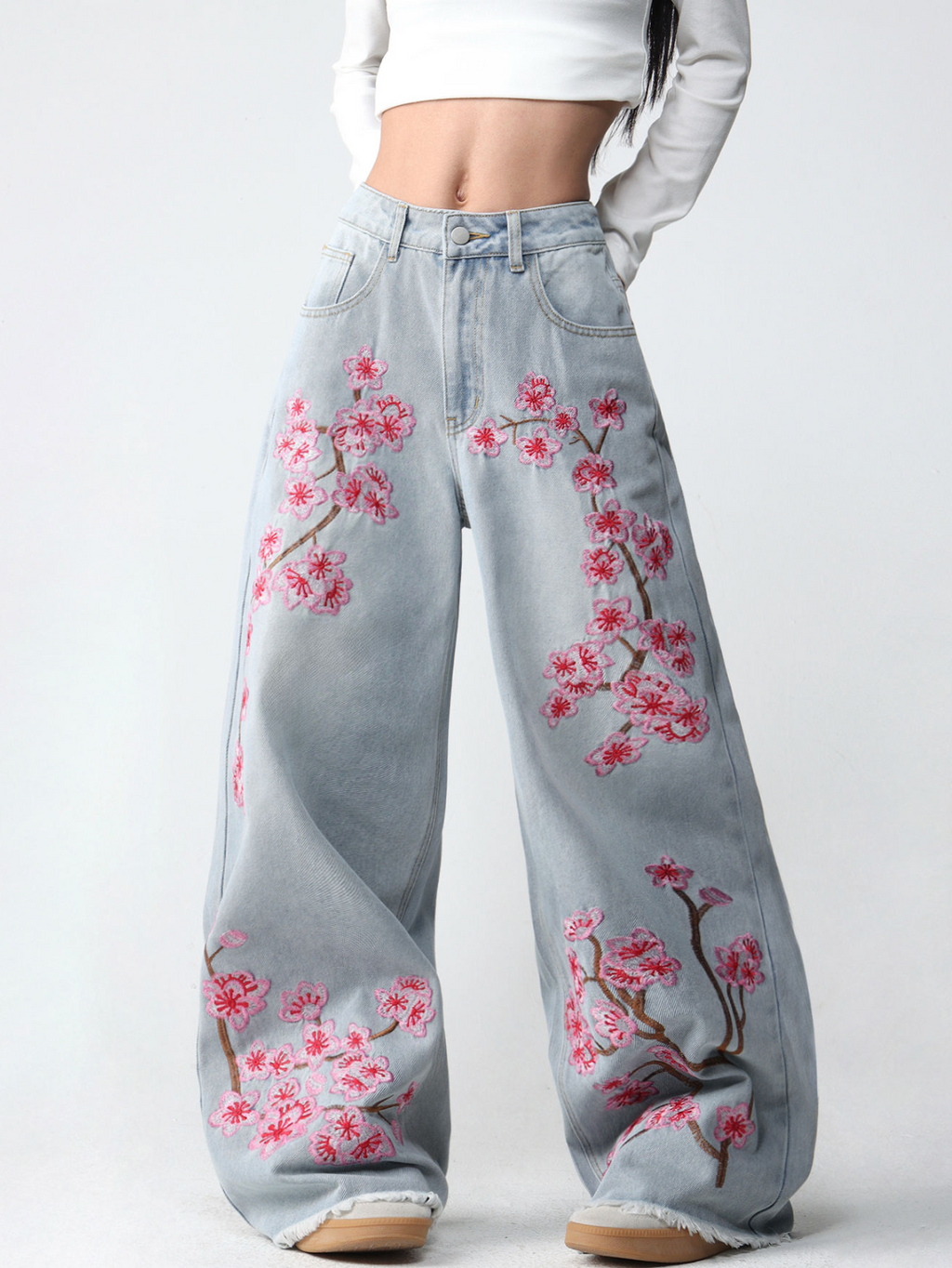 Women’s Mid-Waist Embroidered Wide-Leg Jeans