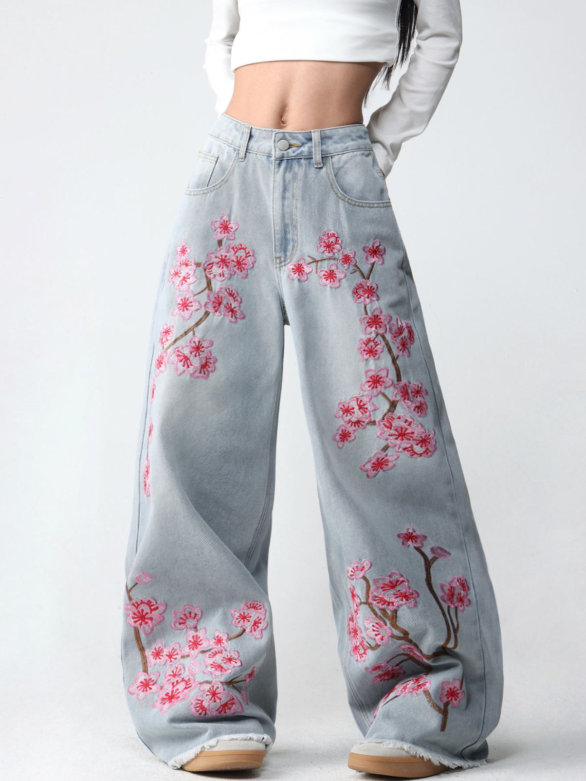 Women’s Mid-Waist Embroidered Wide-Leg Jeans